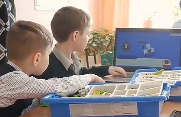 Школьники из чистопольских школ постигали азы робототехники и программирования
