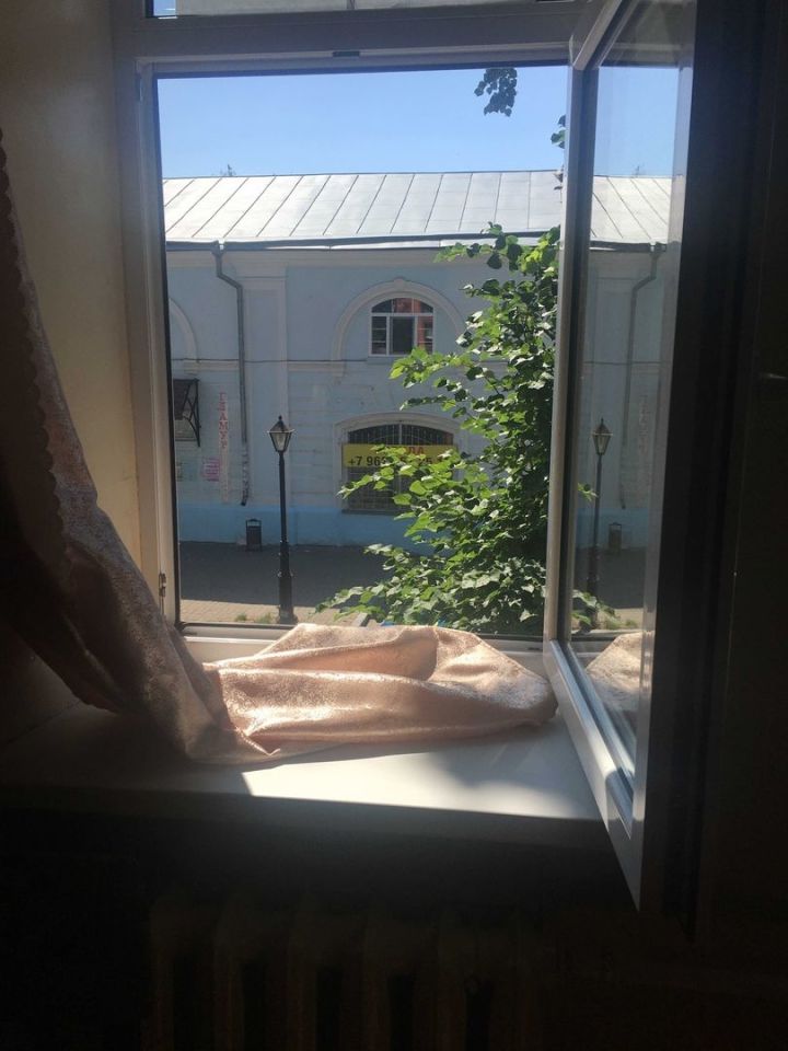 В Казани из окна пятого этажа выпал 7-летний мальчик