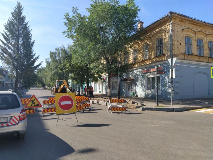 В Чистополе перекрыли движение для автомобилей на одной из центральных улиц