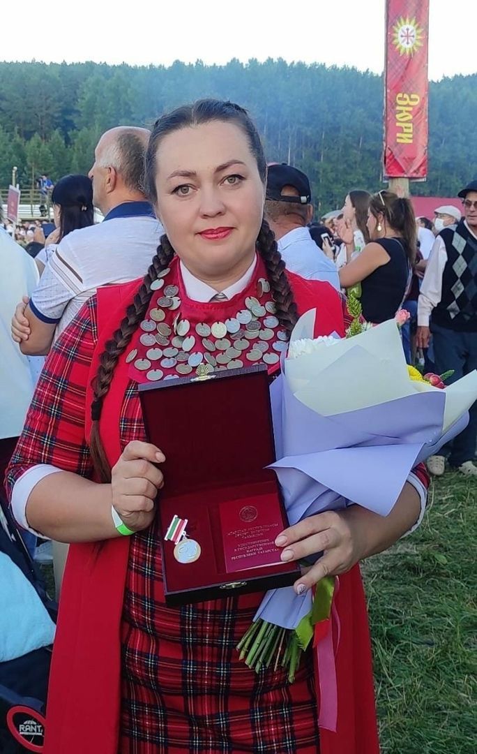 Методист Бахтинского сельского клуба Анна Акманова не представляет себя в другой профессии.