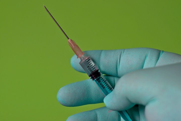 За первую неделю прививочной кампании против гриппа вакцинировали 200 жителей РТ