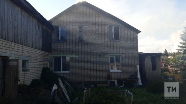 В Лаишевском районе при пожаре погибли отец и сын