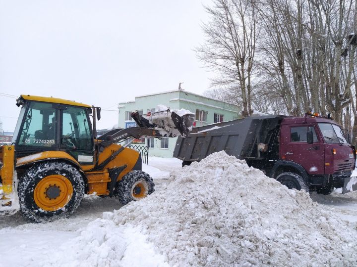 фото 
              В Чистопольском муниципалитете рассказали, как отрабатываются жалобы населения на уборку снега
            