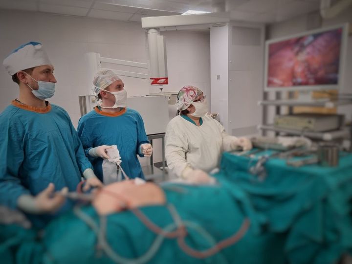 В Чистопольской ЦРБ впервые провели операцию по грыжесечению методом лапароскопии