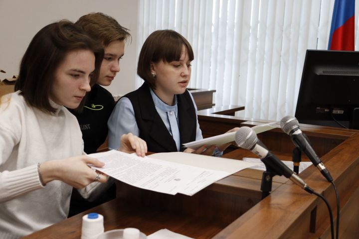 «Дела судебные»: в Чистопольском городском суде провели правовую игру со студентами