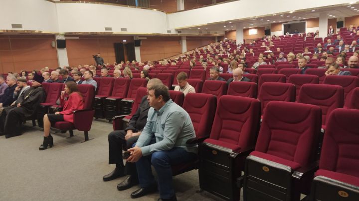 «Сложнее времени не было»: в Чистополе депутат Госдумы Олег Морозов поделился политическими размышлениями и ответил на вопросы руководителей