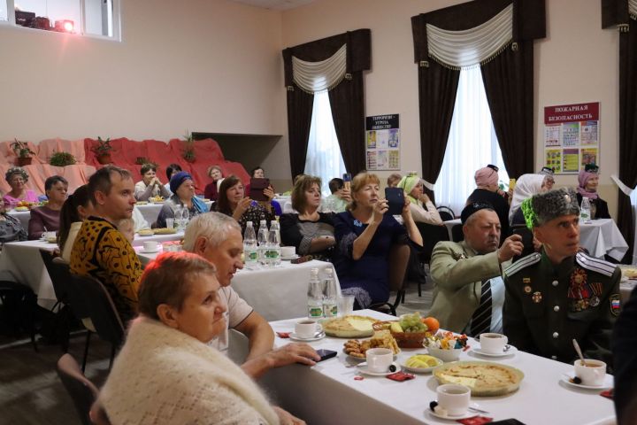 В Чистопольском районе организовали концерт для тех, кто помогает фронту (фоторепортаж)