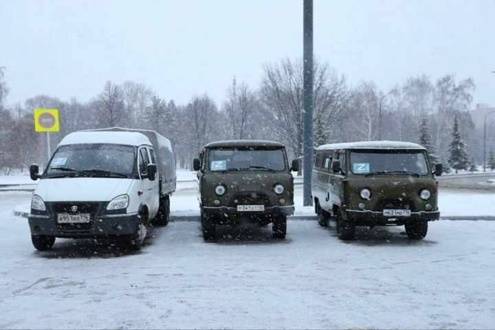 Машину марки «УАЗ» из Нижнекамска получили бойцы батальона «Тимер»