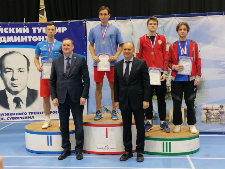 Чистополец Иван Гущин стал призером всероссийского турнира по бадминтону
