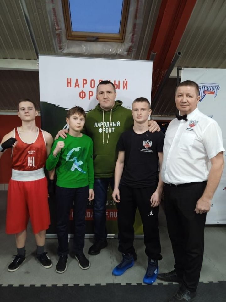 Чистопольские боксеры успешно выступили на республиканском турнире