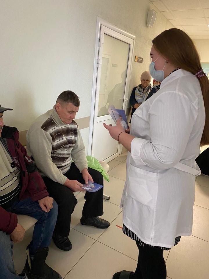В поликлинике Чистопольской ЦРБ прошла акция, посвященная профилактике гриппа и легочных заболеваний