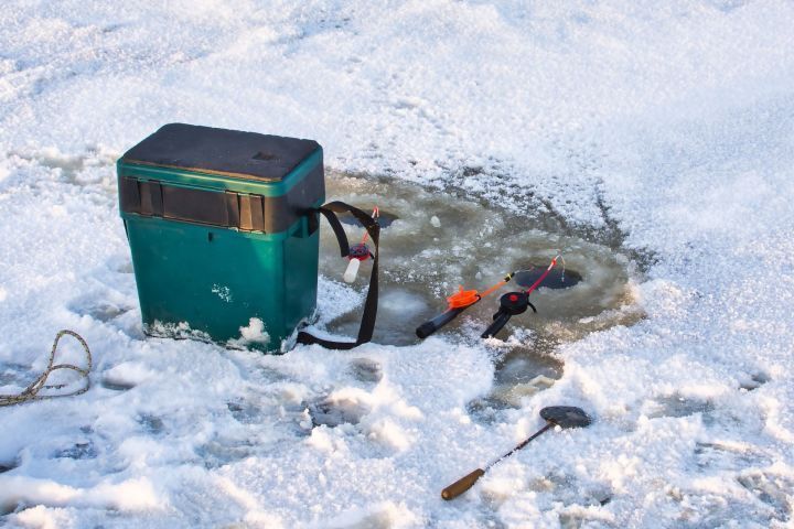 В Чистопольском районе рыбак провалился под лед и самостоятельно выбрался