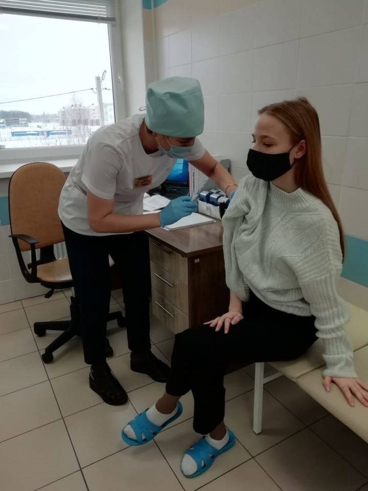 В Чистопольском районе от COVID-19 вакцинировано 26 подростков