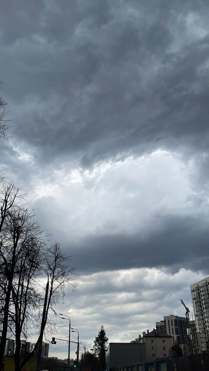 Синоптики предупредили татарстанцев о сильном ветре, дожде и грозе