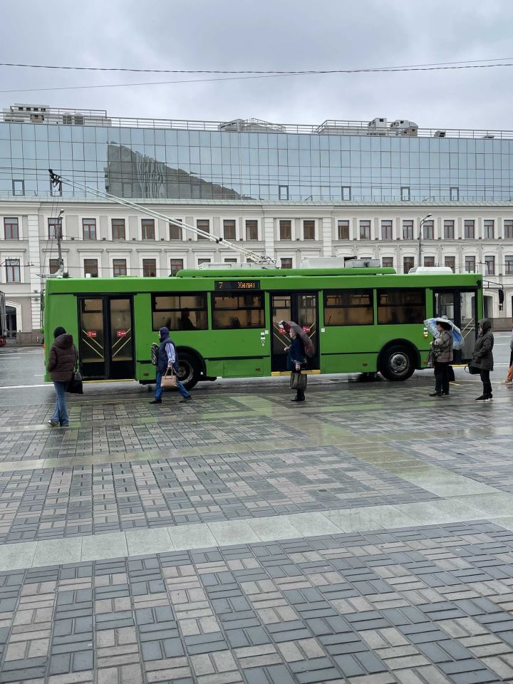 В Казани кондуктора отправили мыть трамваи и укладывать шпалы