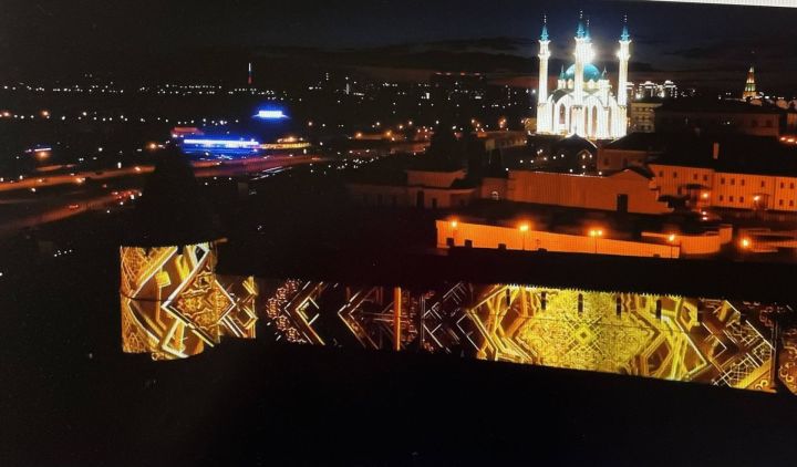 В Казани у стен Кремля запустили световое шоу