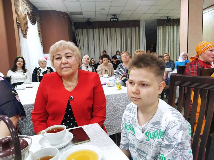Супруги Сабировы из Чистополя стали приемными родителями для трех детей