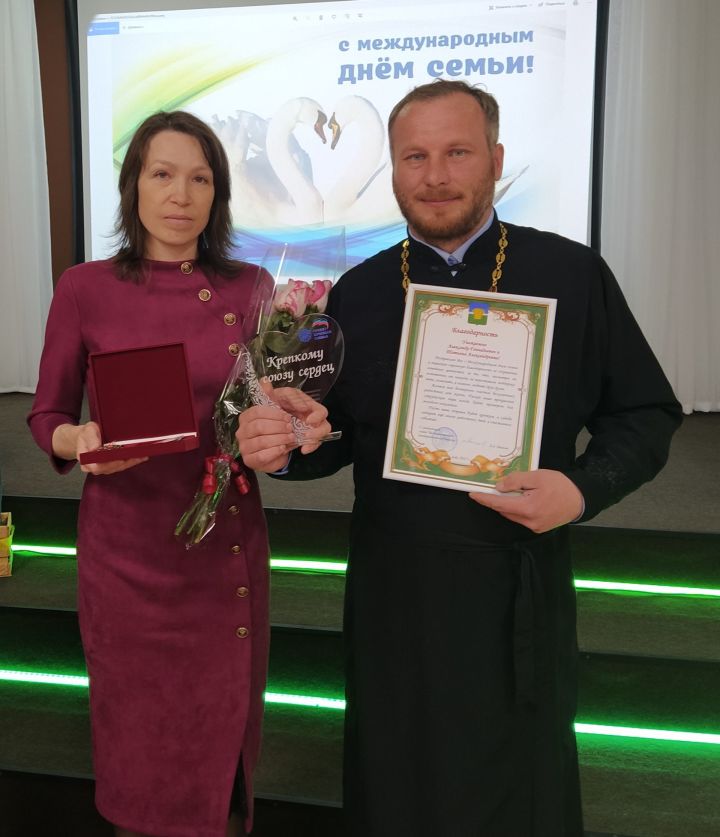Жительница Чистополя удостоена медали «Ана даны – Материнская слава»