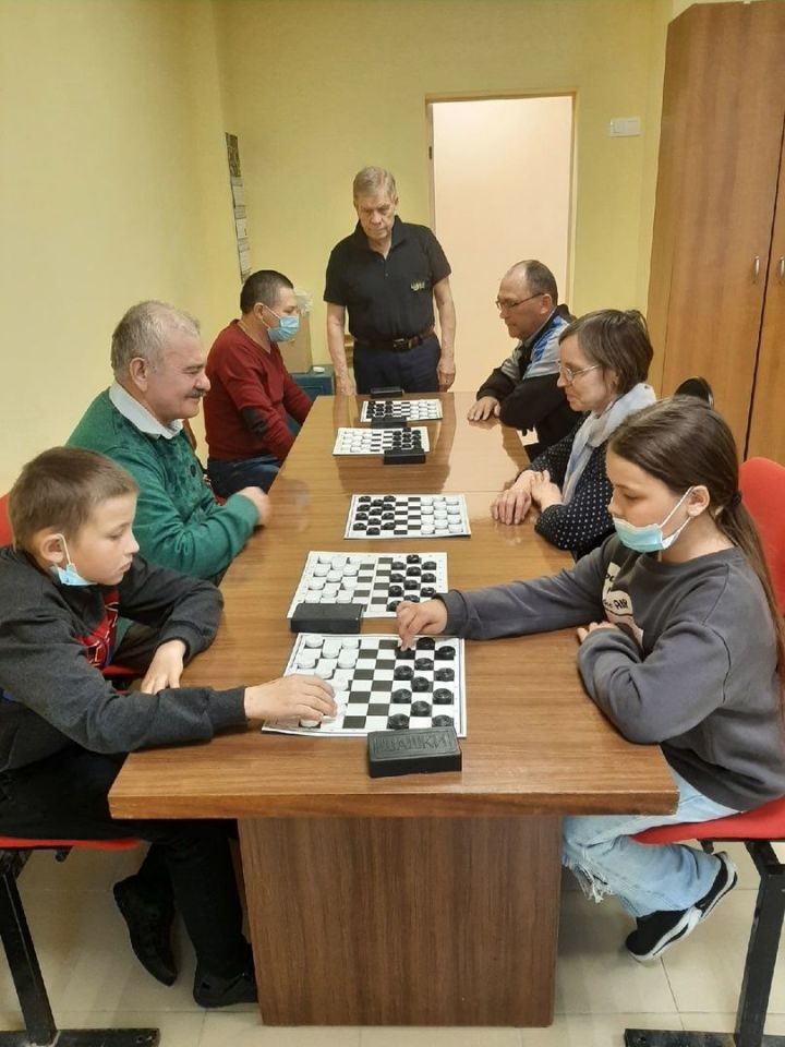 В Чистополе прошел турнир  русским шашкам