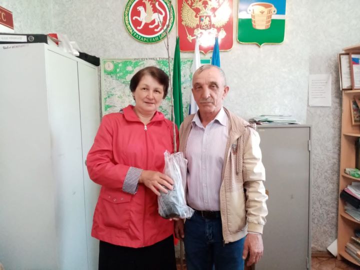 Жительница деревни Нижняя Кондрата получила подарок от «Чистопольских известий»