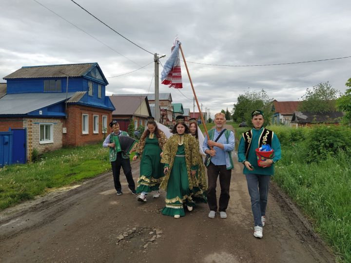 В Чистополе провели  обряд сбора полотенец и подарков