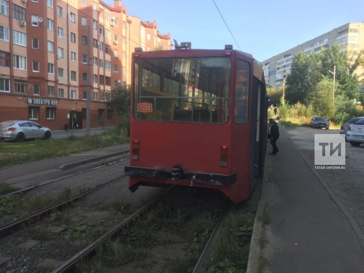 Водителя казанского трамвая уволили за ДТП с другим вагоном