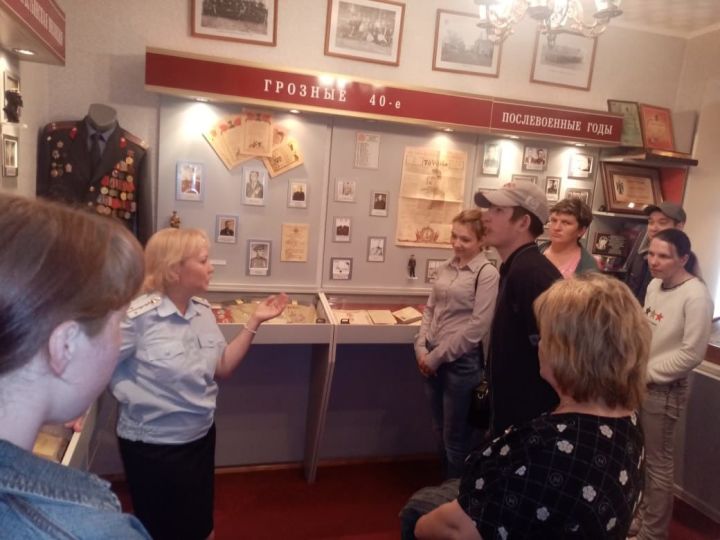 Более 300 экспонатов: молодые чистопольцы знакомились с музеем истории милиции