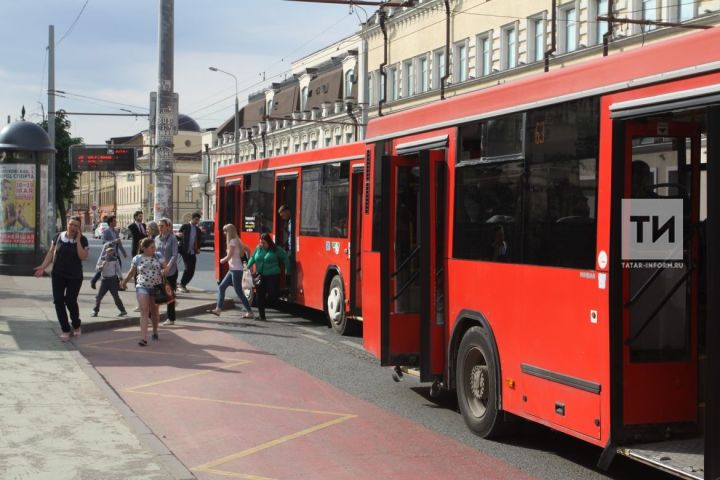 В Казани начали отслеживать нарушения ПДД  с помощью общественного транспорта