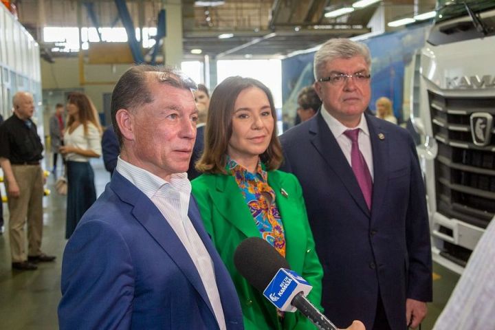 Депутаты Госдумы посетили «КамАЗ» в Челнах