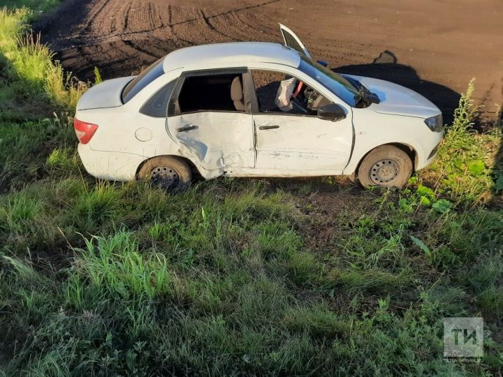 В Буинском районе столкнулись внедорожник и легковушка