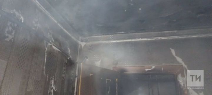 В Набережных Челнах загорелся натяжной потолок