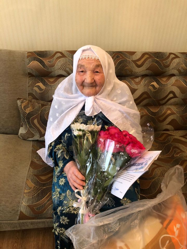 Жительницу Чистополя поздравили с 90-летием