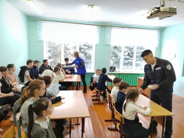 Школьники Чистопольского района отвечали на вопросы госавтоинспектора