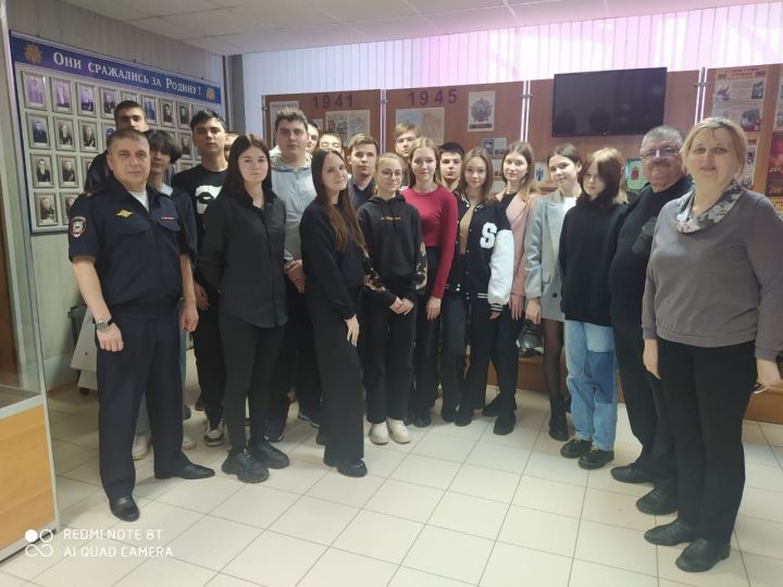 В Чистополе ветераны и члены Общественного совета ОМВД России присоединились к акции «Студенческий десант»