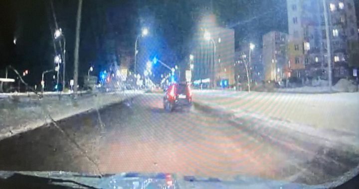 В Челнах 48-летний пьяный мужчина протаранил пять машин, убегая от полиции