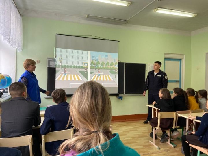 Со школьниками Чистопольского района беседовали о правилах дорожного движения