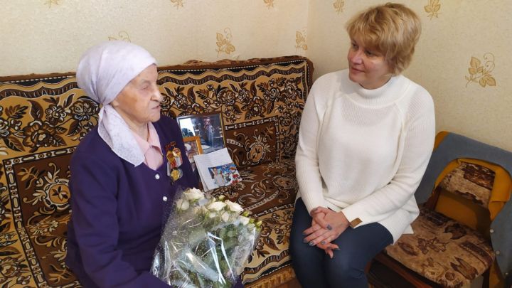 Труженица тыла Татьяна Пронина в свои 95 лет пишет стихи и радуется достижениям детей
