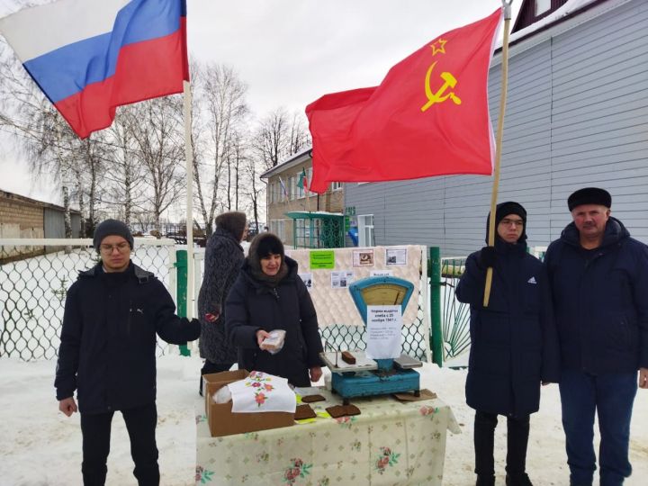 Жители села Татарское Адельшино присоединились к Всероссийской акции памяти «Блокадный хлеб»