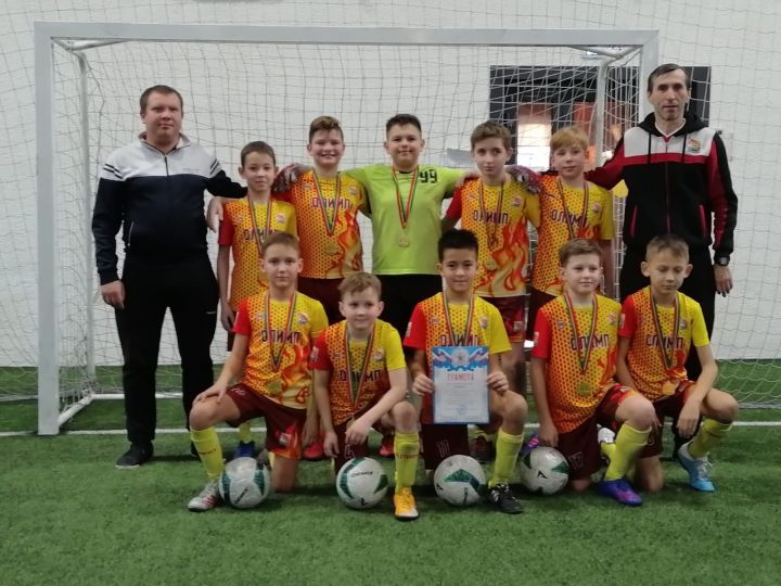 Чистопольские футболисты привезли золото с   межрайонного турнира в Буинске
