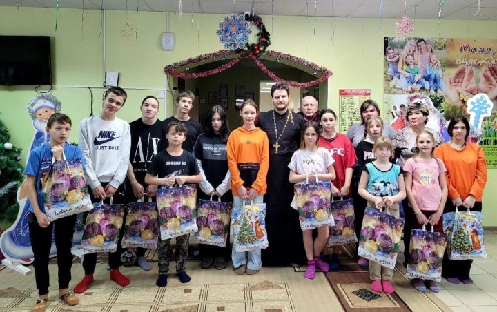 Рождественские подарки получили воспитанники чистопольского детского дома