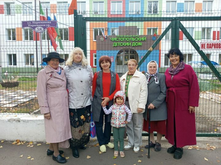 В Чистополе для детей детского дома провели занятие по вязанию