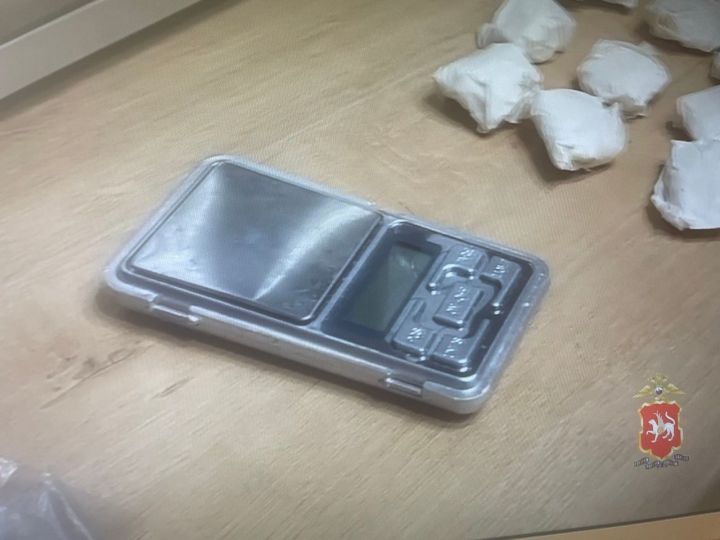 В Казани у молодой пары полицейские нашли 220 граммов мефедрона