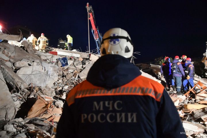 Спасатели нашли тела женщины и ребенка из России, погибших при землетрясении в Турции