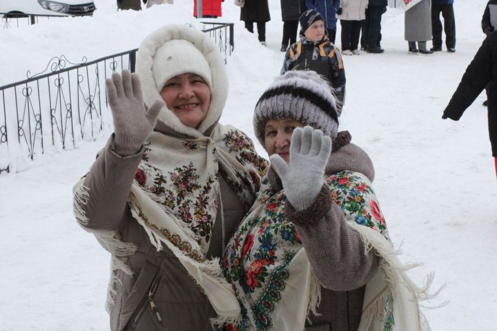 В поселке Юлдуз Чистопольского района состоялись праздничные гуляния «Масленица озорная, разудалая»