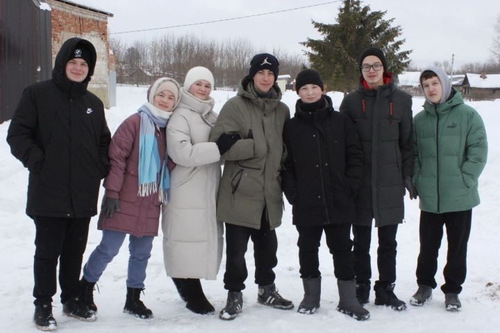 В поселке Юлдуз Чистопольского района состоялись праздничные гуляния «Масленица озорная, разудалая»