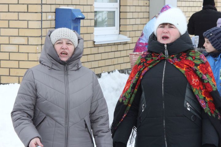 В поселке Юлдуз Чистопольского района состоялись праздничные гуляния «Масленица озорная, разудалая»