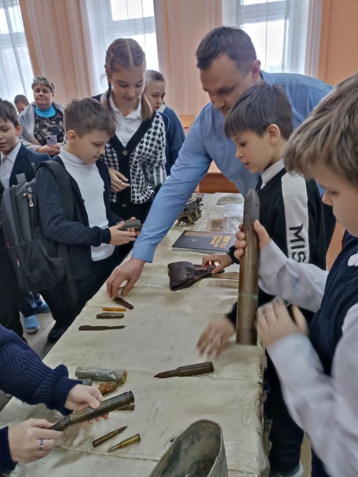 В чистопольской школе прошел урок мужества