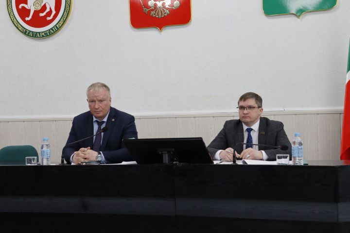 По всем вопросам повестки заседания Совета Чистопольского района депутаты приняли единогласные решения