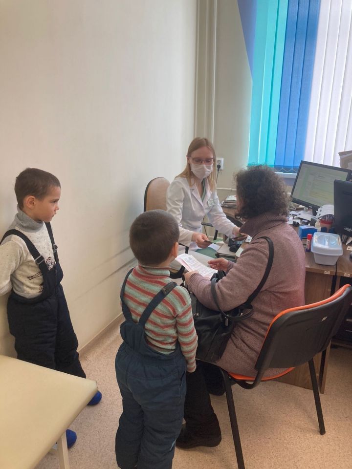 В чистопольской детской поликлинике прошел мастер-класс по профилактике плоскостопия и нарушения осанки
