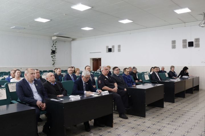 По всем вопросам повестки заседания Совета Чистопольского района депутаты приняли единогласные решения